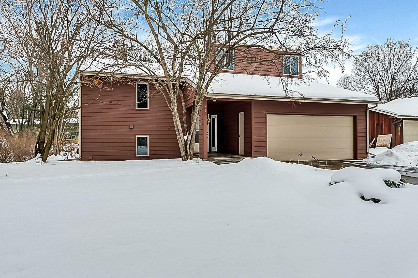 915 Highland Avenue W  Northfield MN 55057 photo