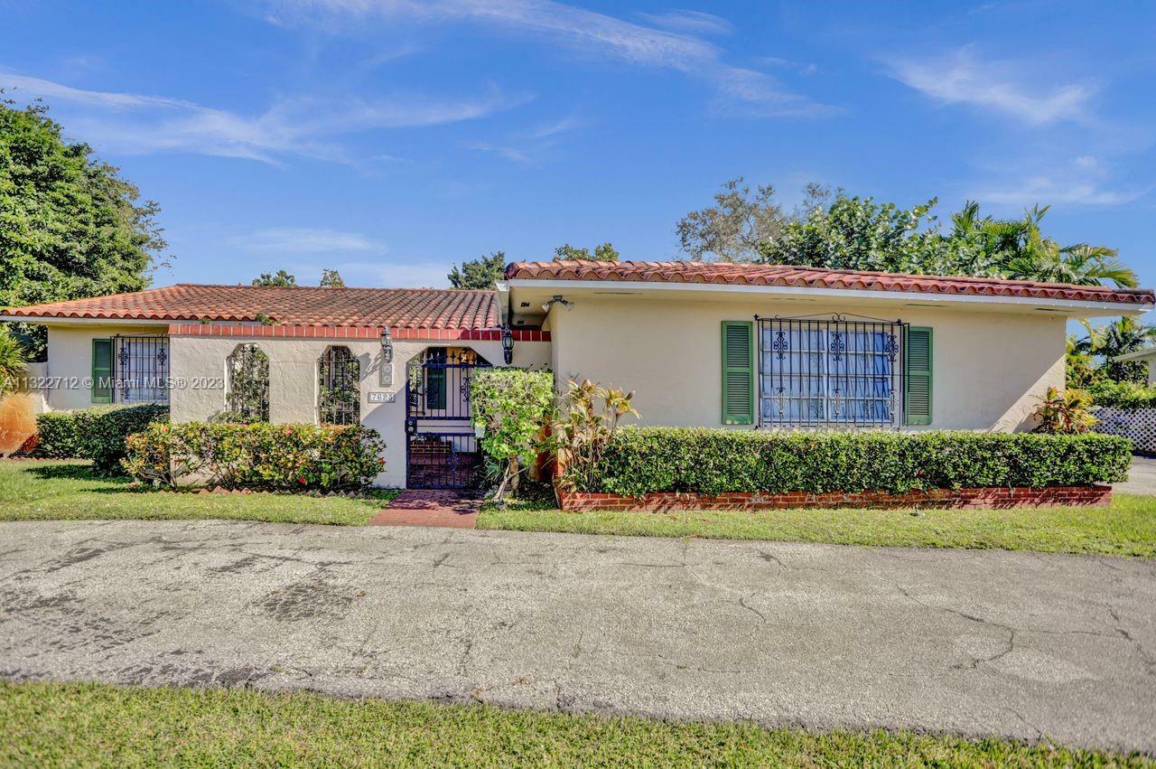 Property Photo:  7623 SW 91st Ave  FL 33173 