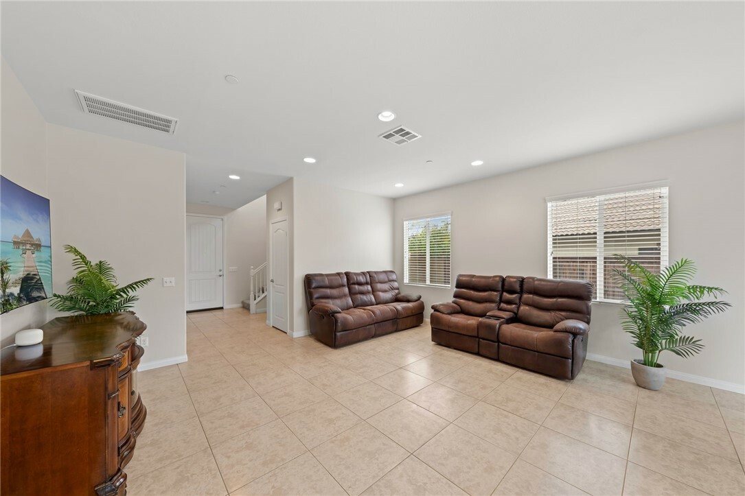 Property Photo: 43191 Greene Circle CA 92592