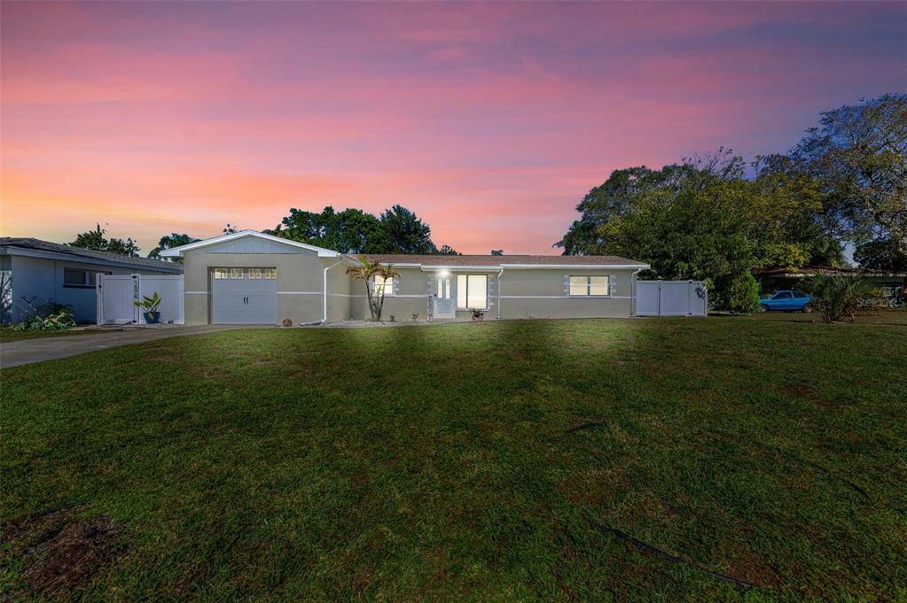 Property Photo:  1526 Erin Lane  FL 33755 