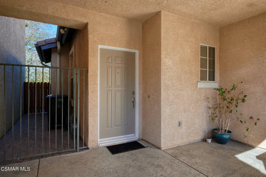 Property Photo:  1961 Day Lily Lane  CA 93065 