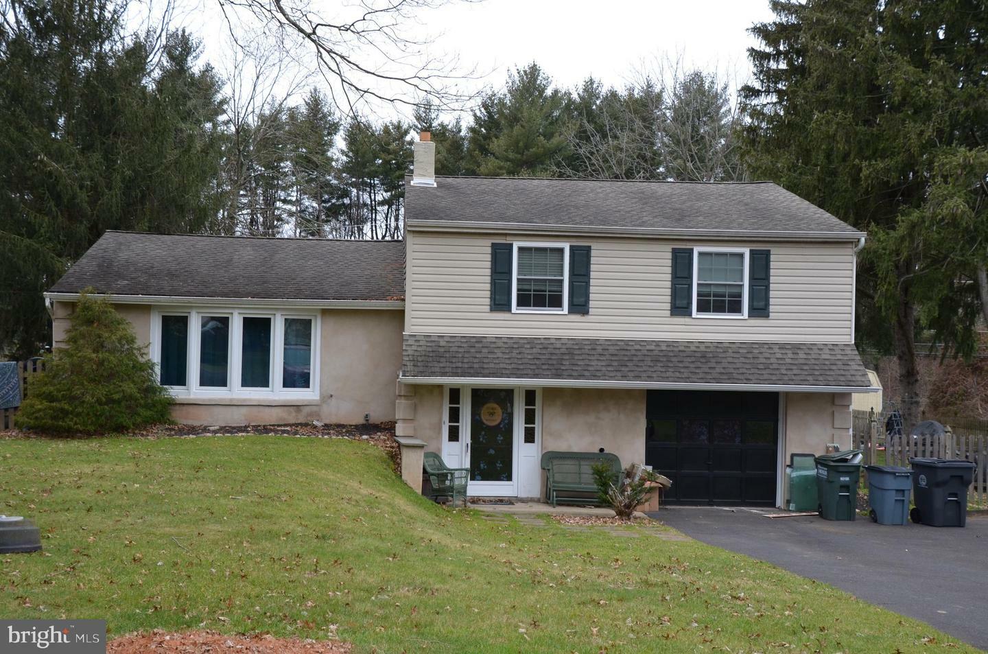 Property Photo:  570 Lakeside Drive  PA 18966 