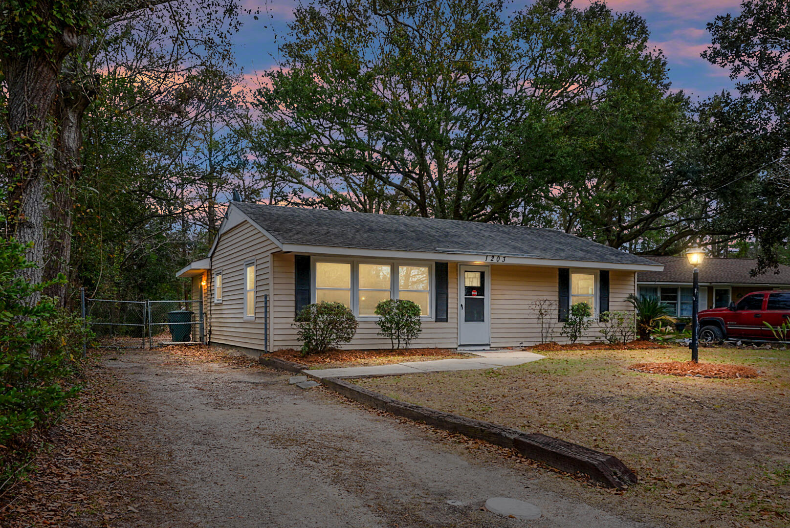 Property Photo: 1203 Hawthorne Circle SC 29410