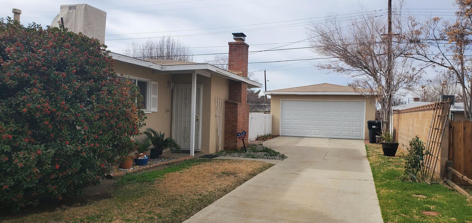Property Photo:  44103 Fern Avenue  CA 93534 