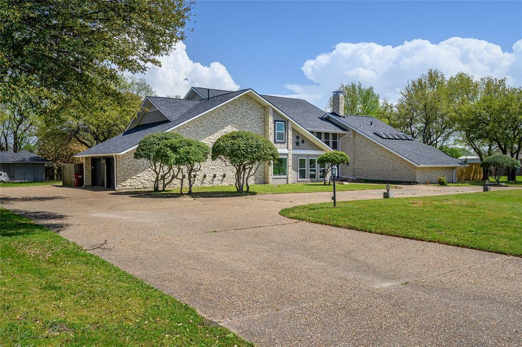 Property Photo:  2018 S Village Drive  TX 75418 