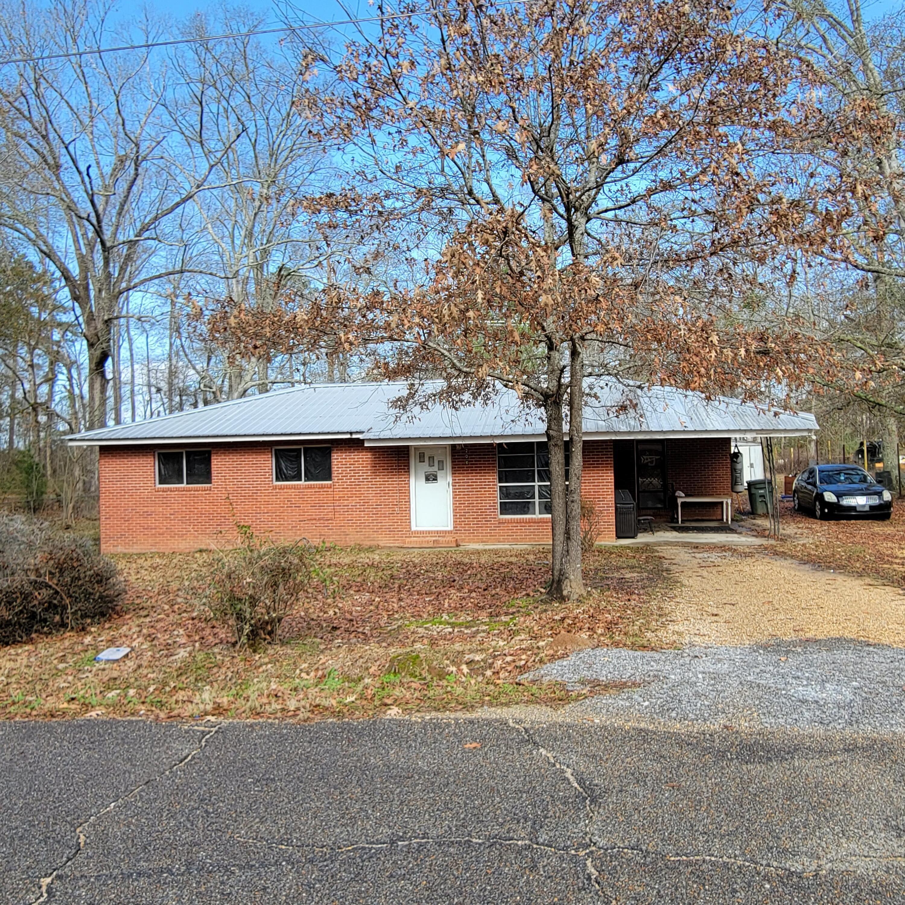 Property Photo: 206 Wiggins Rd. MS 39429