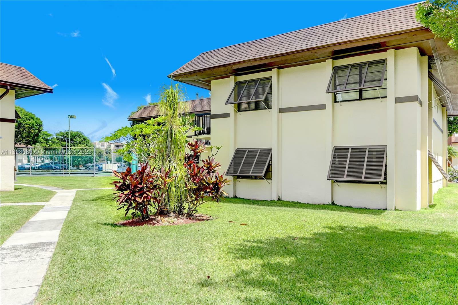 Property Photo:  7975 SW 86th St 206  FL 33143 