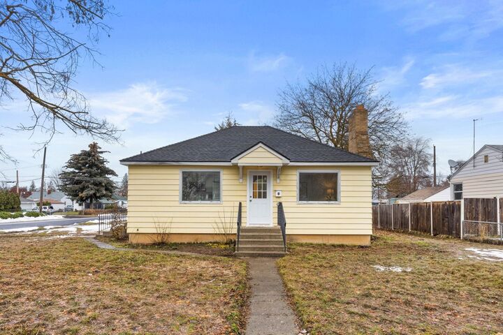 2703 E Columbia Ave  Spokane WA 99207 photo