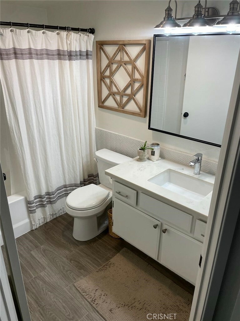 Property Photo:  6608 Clybourn Avenue 89  CA 91606 