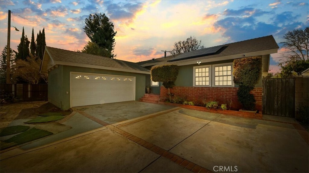 Property Photo:  8401 Sylvia Avenue  CA 91324 