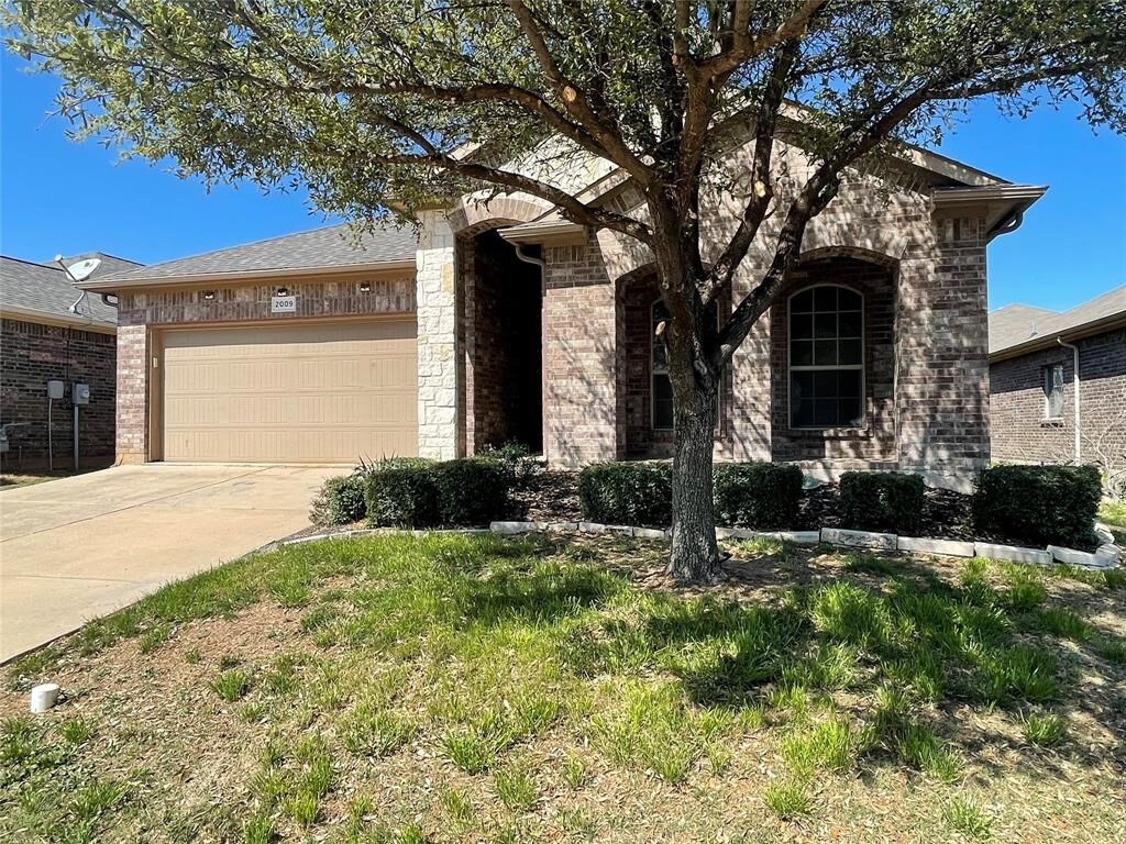 Property Photo:  2009 Laurel Forest Drive  TX 76177 