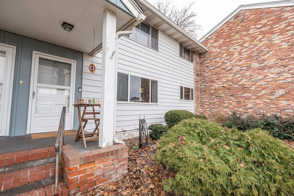 Property Photo: 250 N Raymond Rd Unit C-5 WA 99206