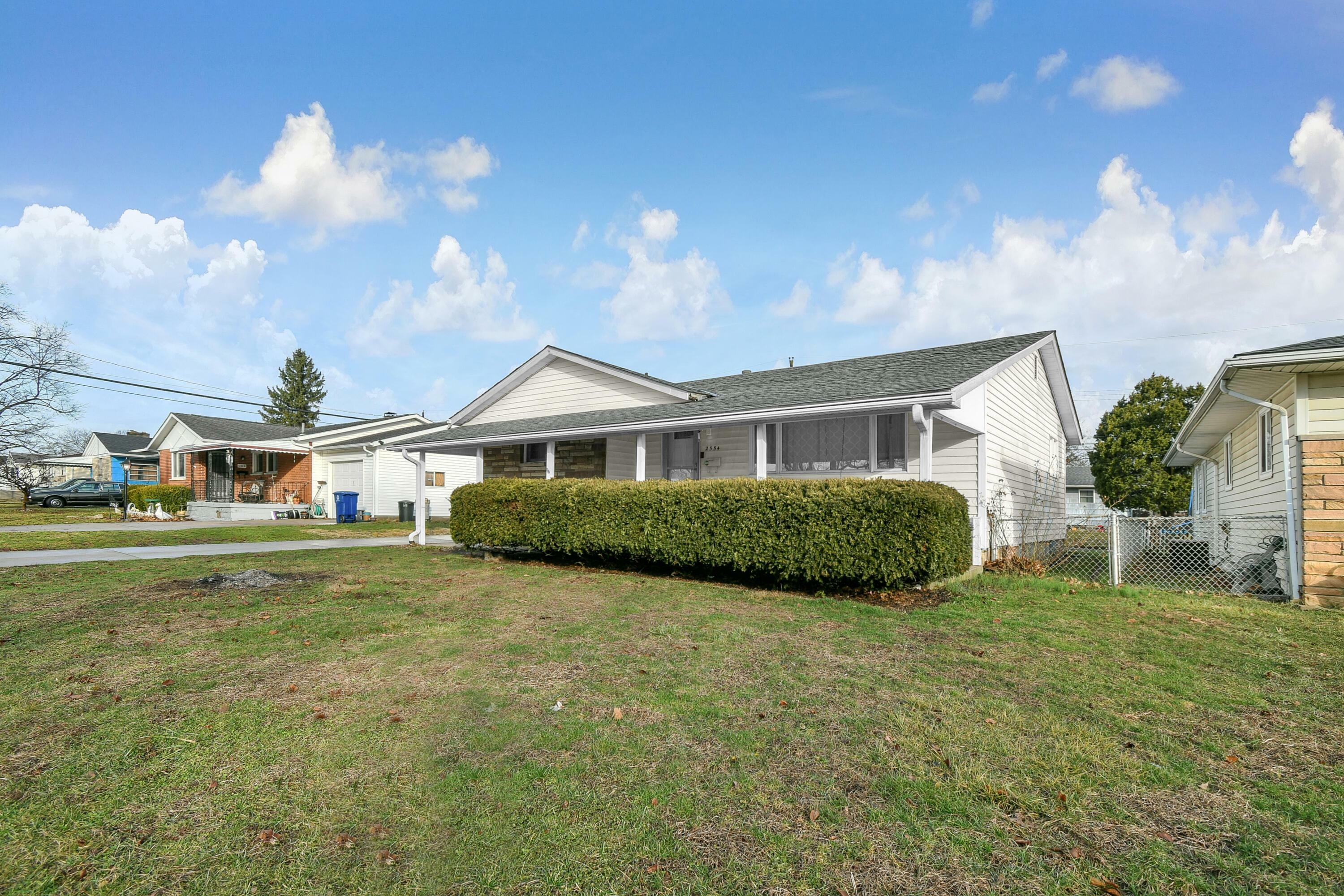 Property Photo: 2554 Spaatz Avenue OH 43204