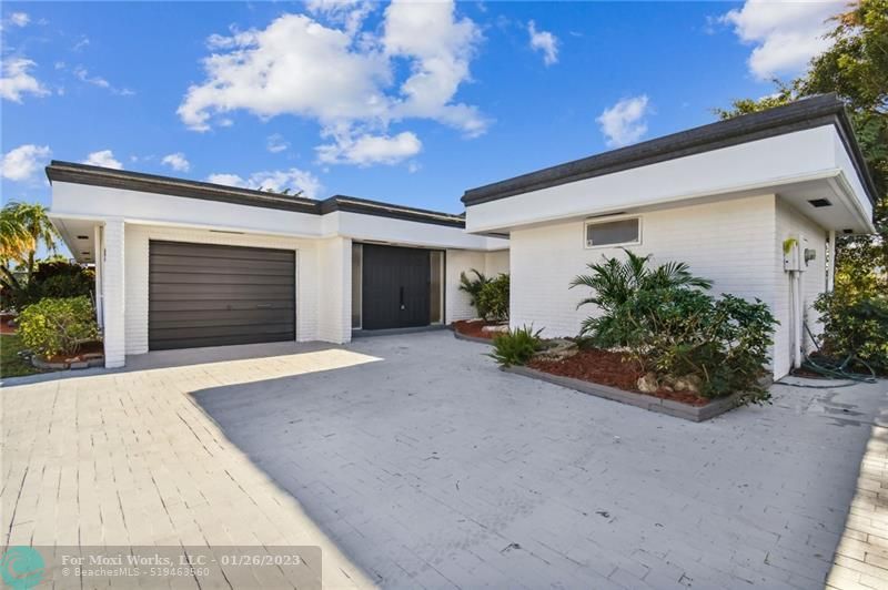 Property Photo: 5704 S Travelers Palm, Lane FL 33319