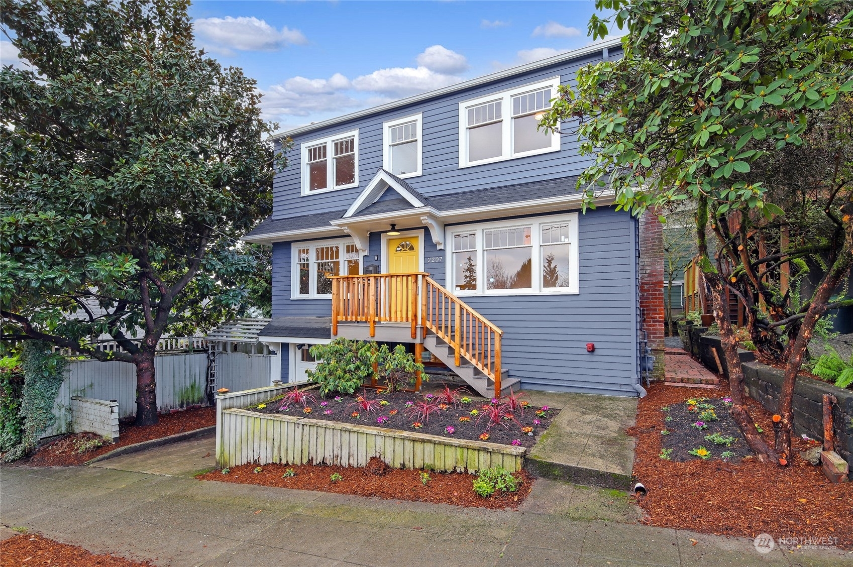 Property Photo:  2207 E Republican Street  WA 98112 
