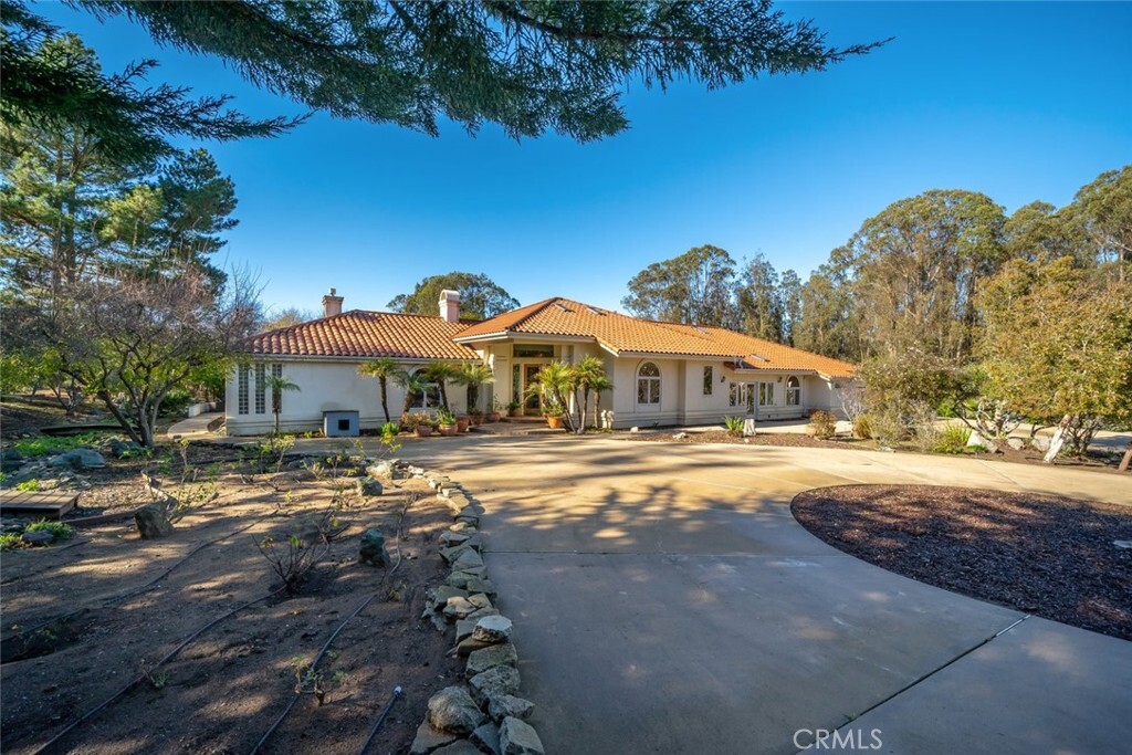 Property Photo:  190 Sea Wind Way  CA 93402 