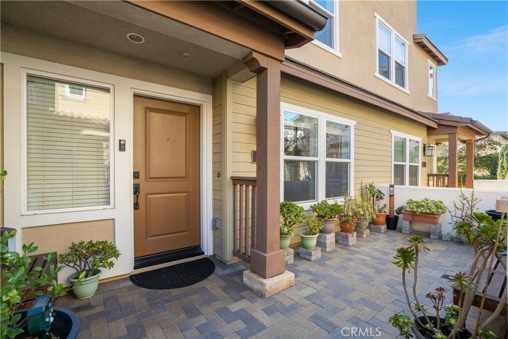 Property Photo:  281 N Mar Vista Avenue 8  CA 91106 