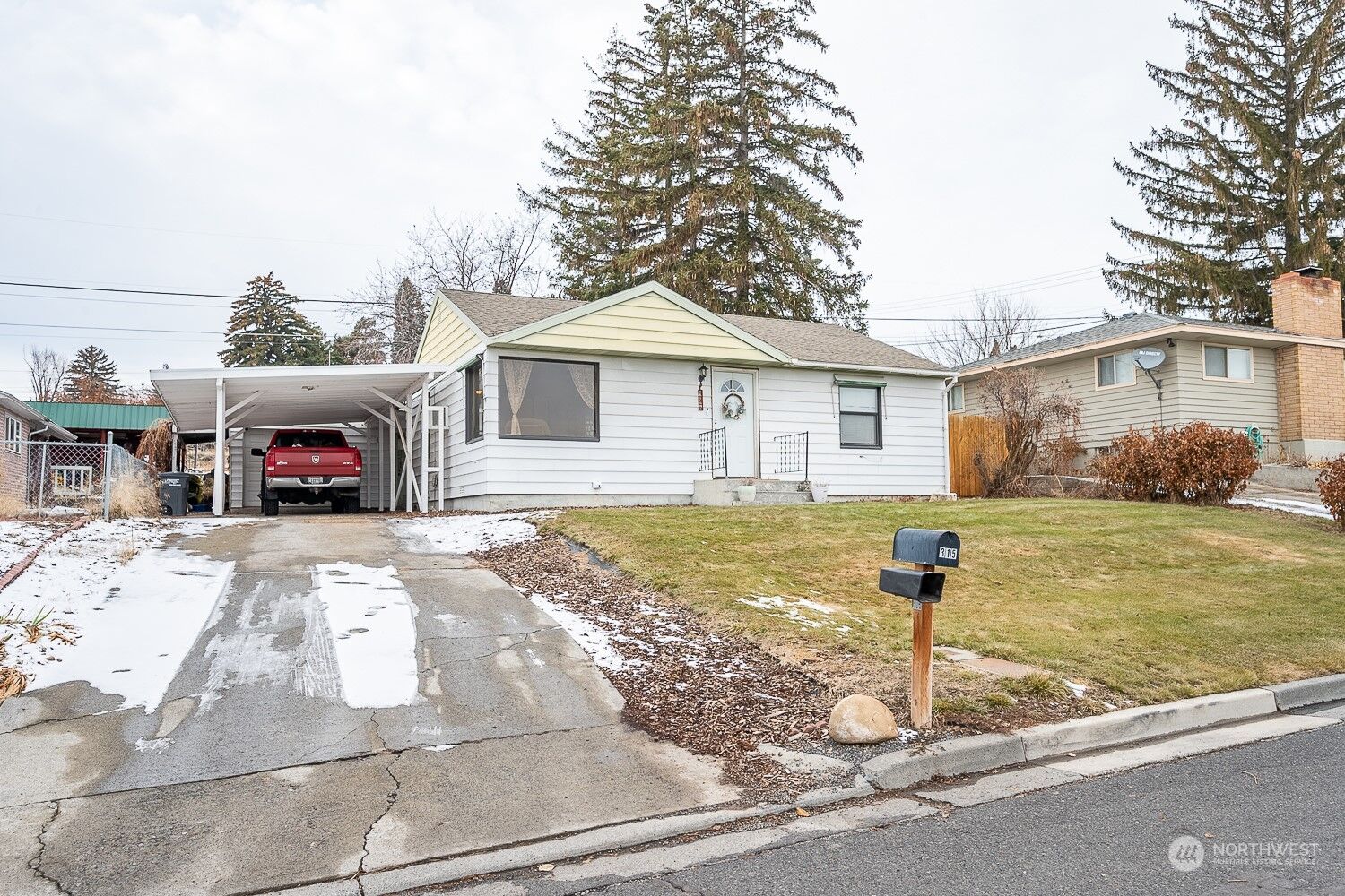 Property Photo:  315 Patrick Road  WA 98823 