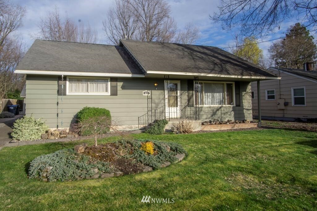 Property Photo:  917 Woodlawn Street  WA 99362 