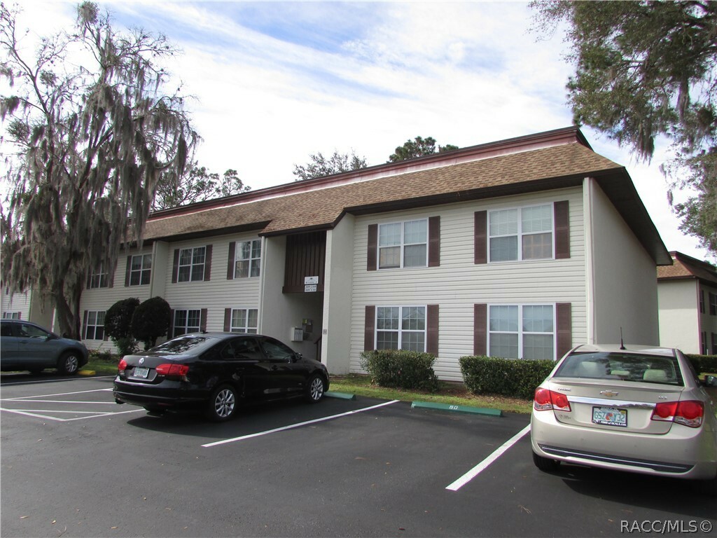 Property Photo:  2400 Forest Drive 109  FL 34453 