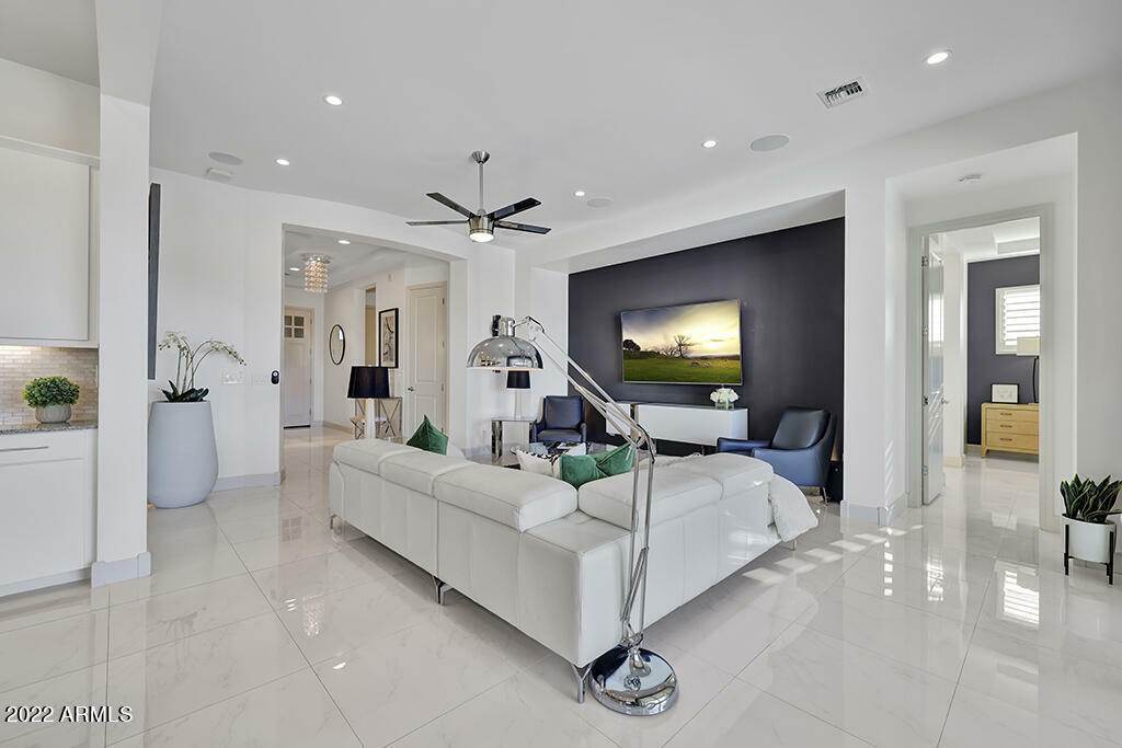 Property Photo: 9310 W White Feather Lane AZ 85383