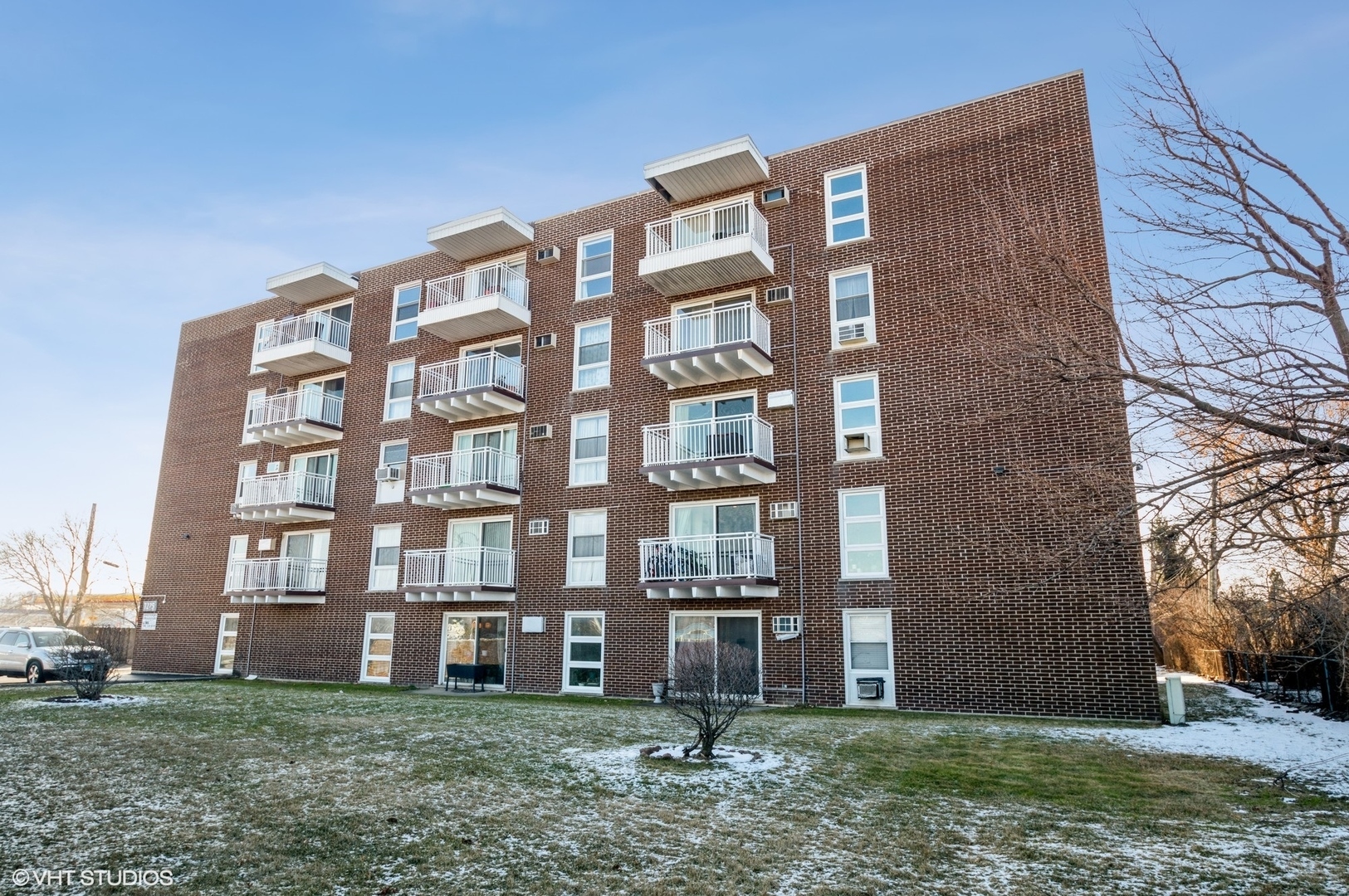 Property Photo: 7225 W Higgins Avenue 203 IL 60656