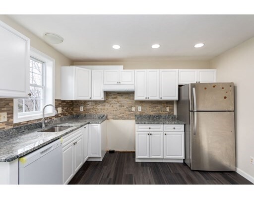 Property Photo: 8 Monticello Dr W MA 01603