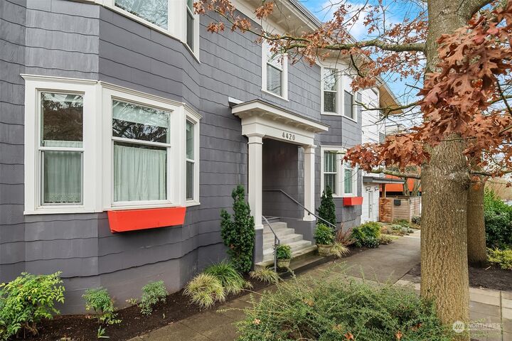 Property Photo: 4420 Dayton Avenue N 3 WA 98103