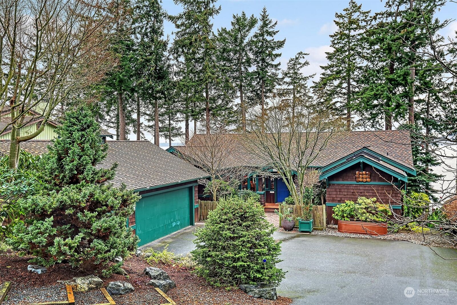 Home for sale in Clinton 6312 Chinook Drive, Clinton, WA 98236