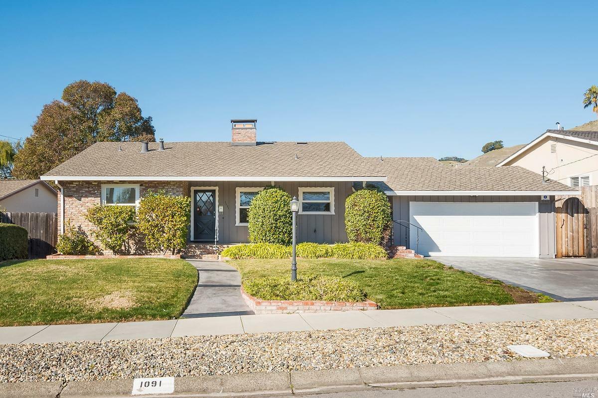 Property Photo:  1091 Las Pavadas Avenue  CA 94903 