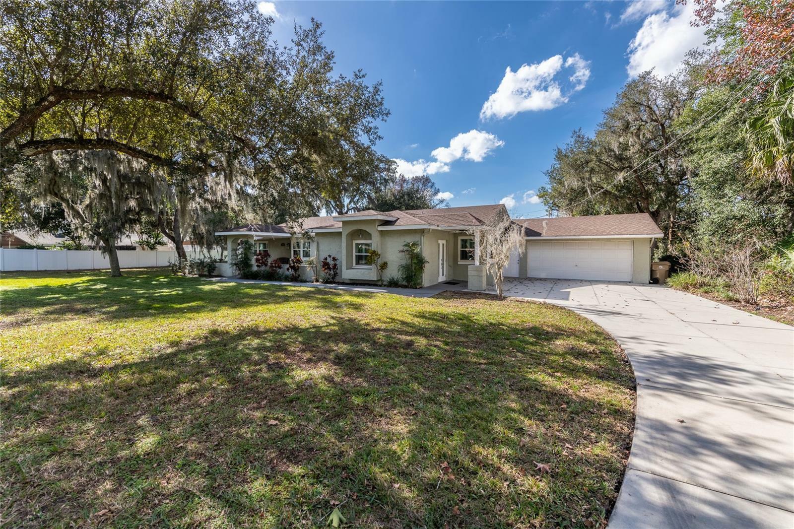 Property Photo:  185 Oakshade Drive  FL 32757 