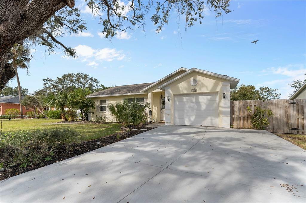 Property Photo:  1904 12th Street W  FL 34221 