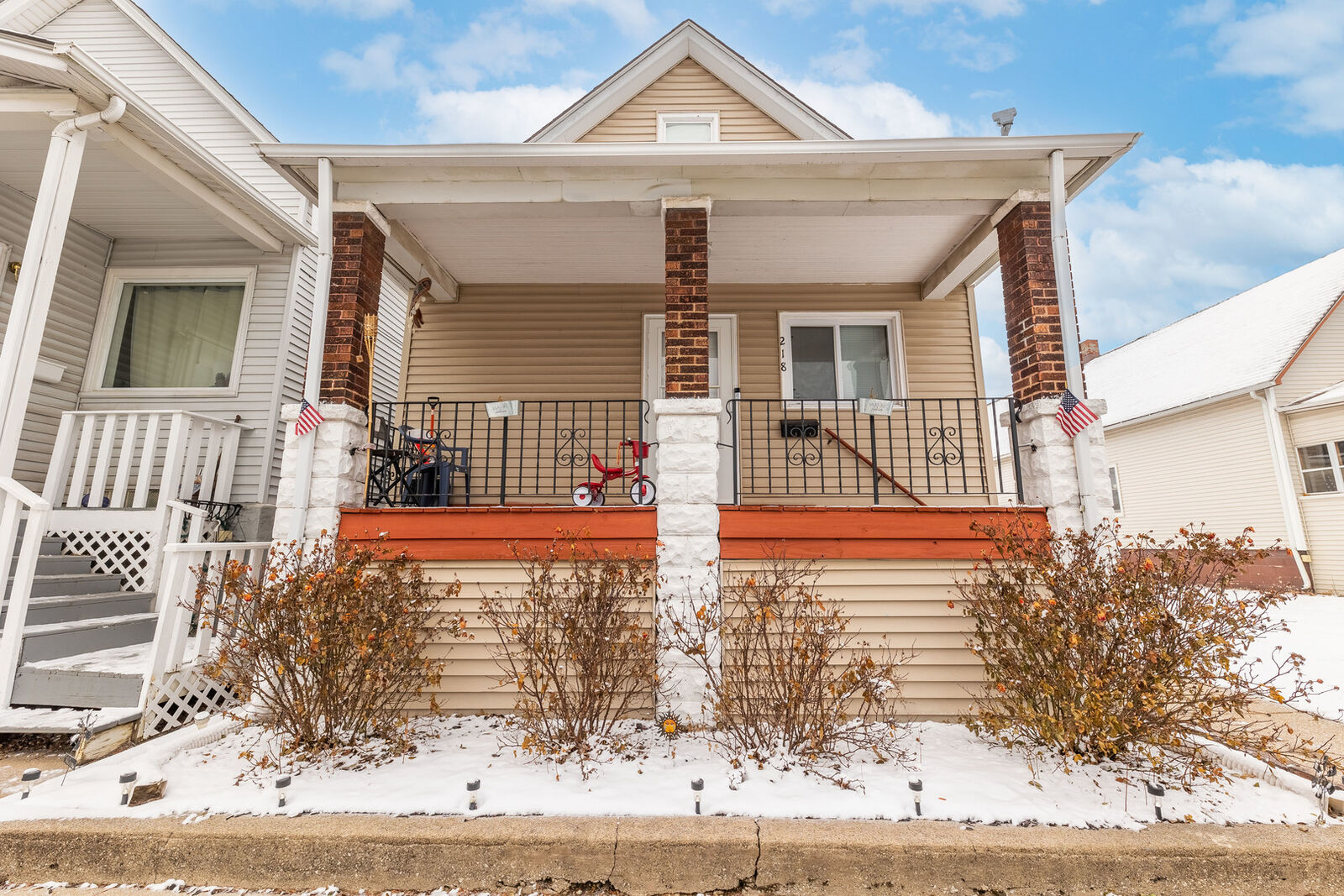 Property Photo: 218 154th Place IL 60409