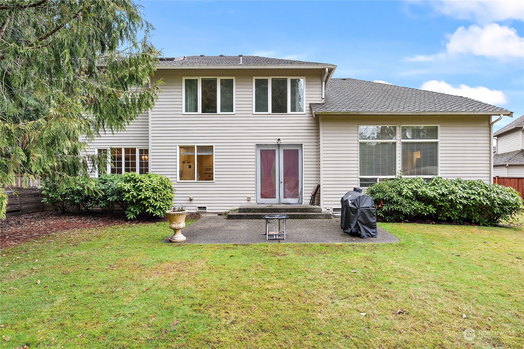 Property Photo: 15324 32nd Avenue SE WA 98012