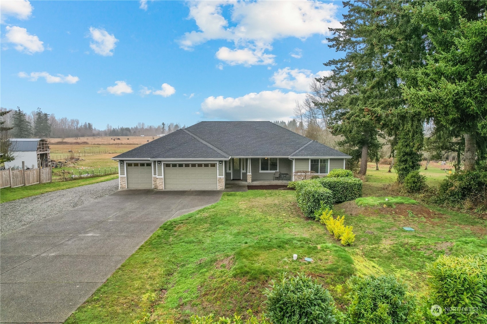 Property Photo:  9620 Vickery Avenue E  WA 98446 