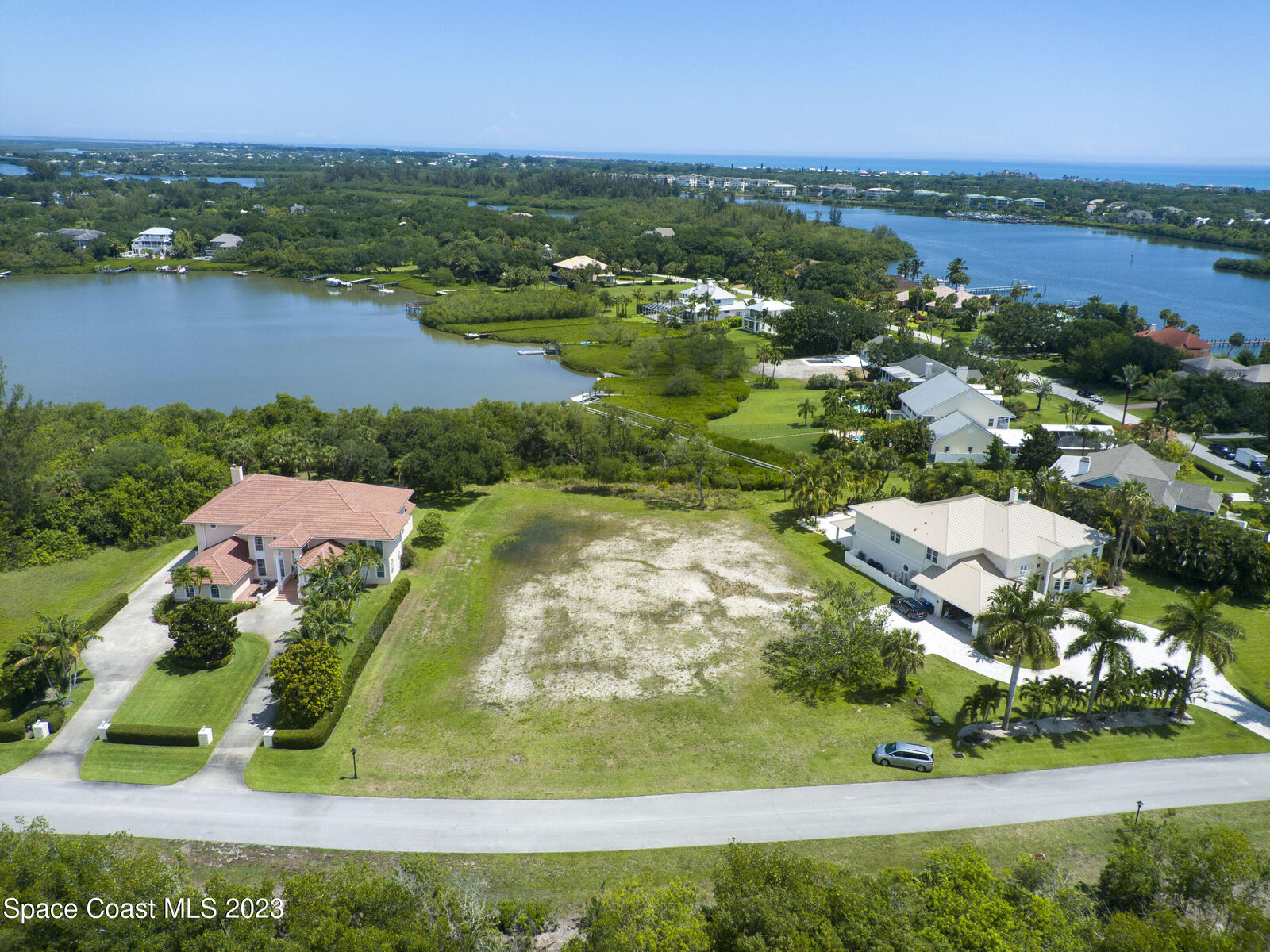 Property Photo: 1850 Bayview Court FL 32963