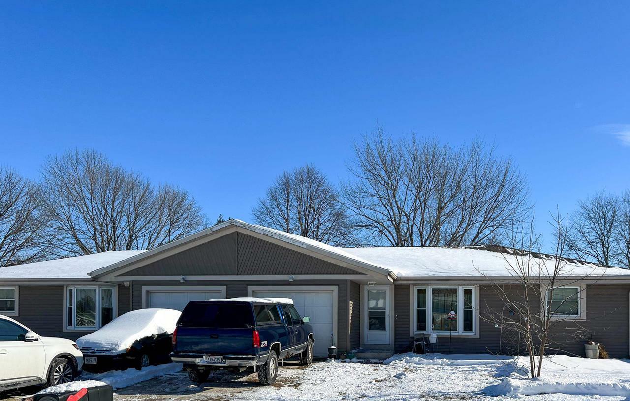 Property Photo:  1424-1426 Laramie Ln  WI 53545 