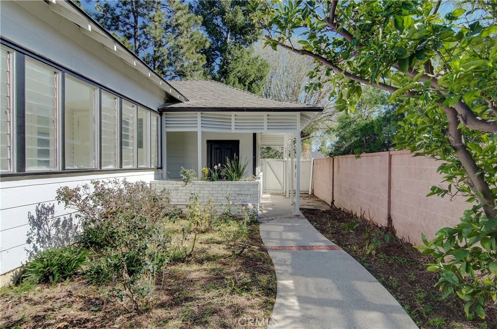 Property Photo:  12951 Wheeler Place  CA 92705 