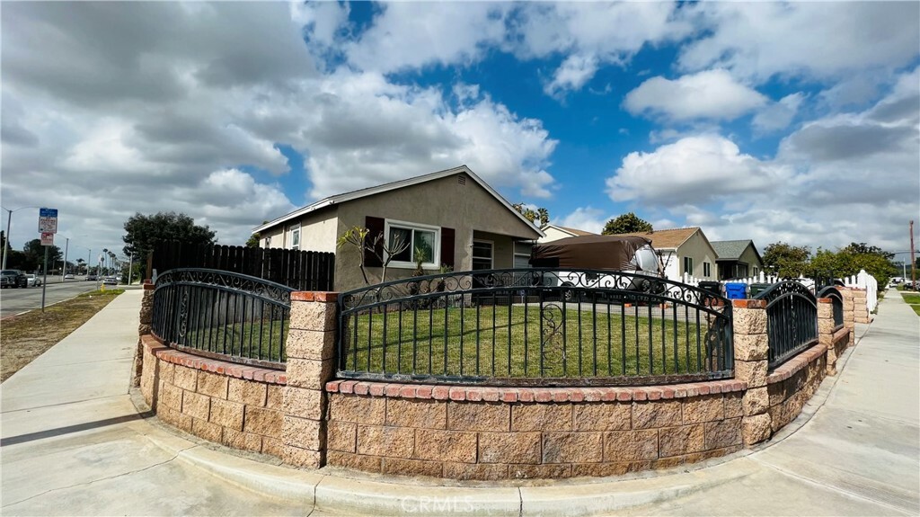 Property Photo:  7971 Crowndale Avenue  CA 90606 