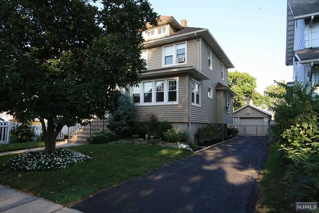 Property Photo:  11 Oak Street  NJ 07660 