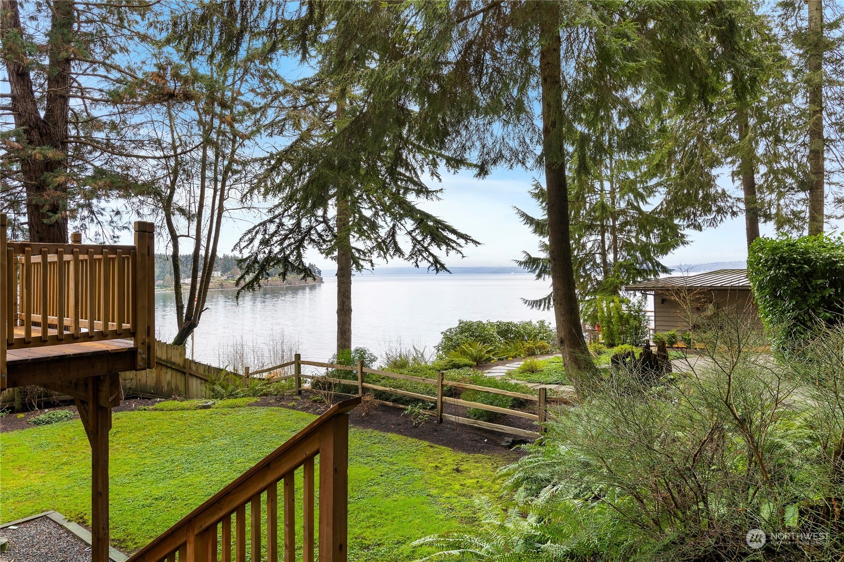 Property Photo:  9516 Green Spot Place NE  WA 98110 