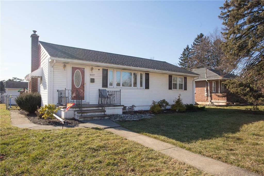 Property Photo:  927 Cambridge Avenue  PA 18018 