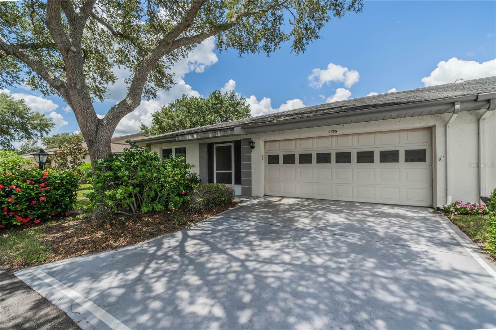 Property Photo:  2503 Lambdin Drive 128  FL 33573 