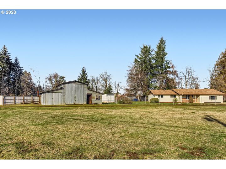 17585 Landura Ct  Hubbard OR 97032 photo