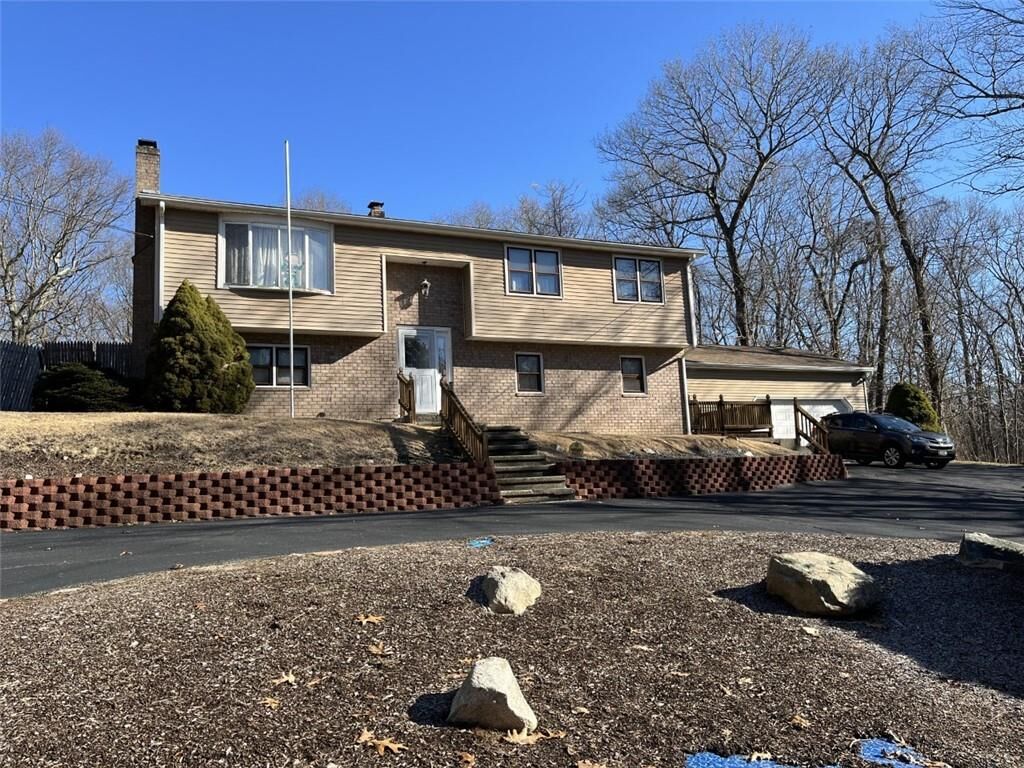 Property Photo:  206 Ridge Rd  RI 02917 
