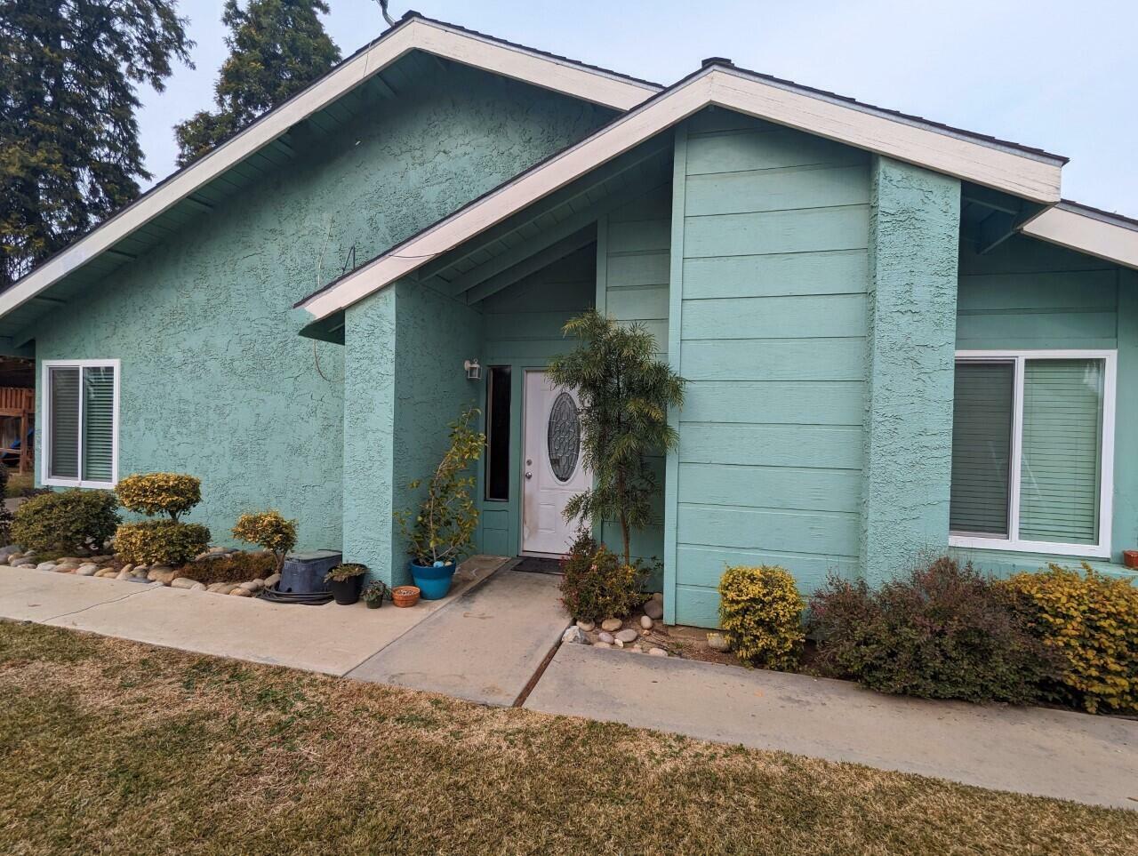 1623 N Tipton Street  Visalia CA 93292 photo