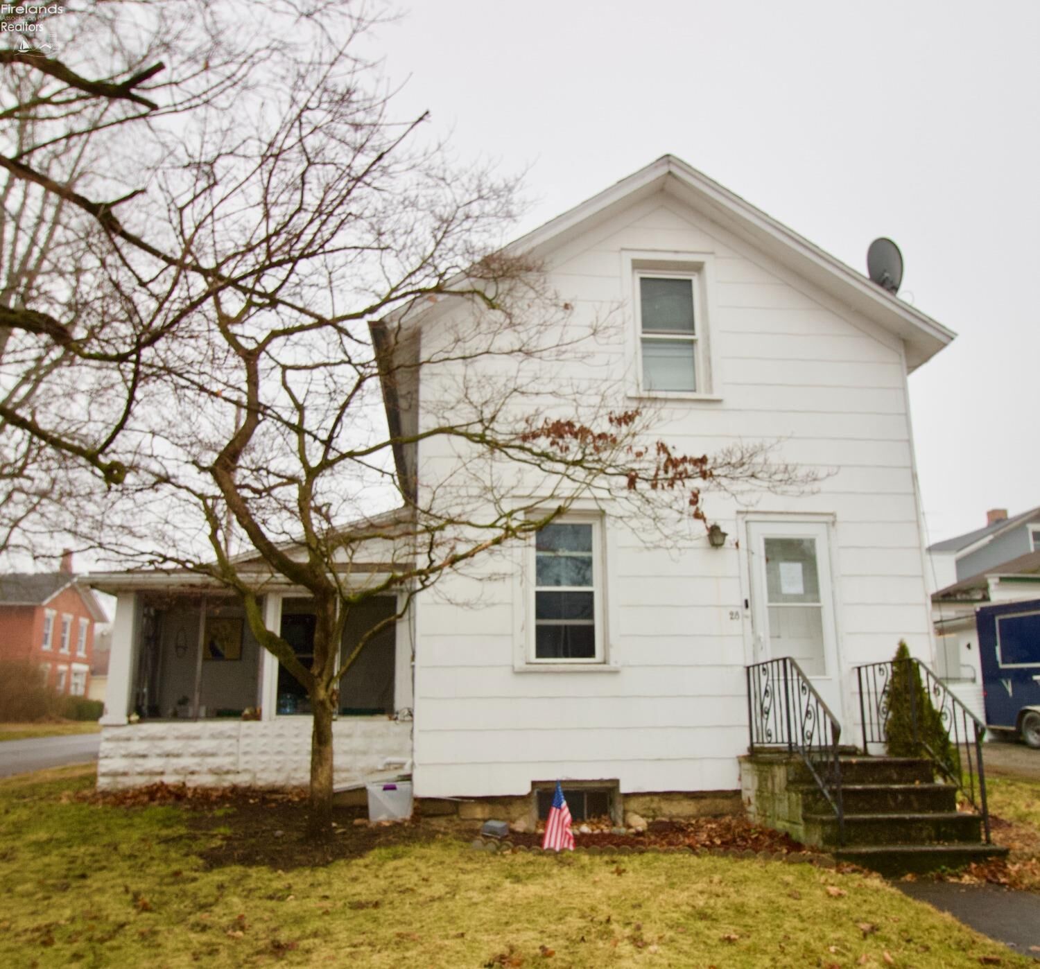 Property Photo:  28 Woodlawn Avenue  OH 44857 