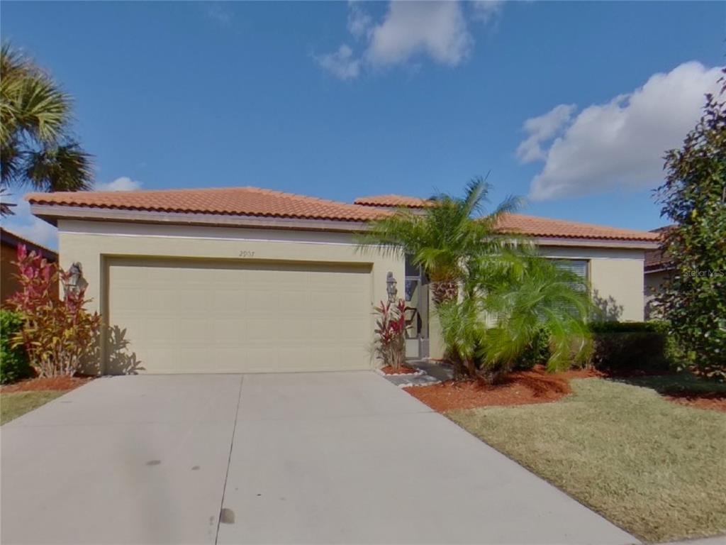 Property Photo: 2907 Casabella Drive FL 34744