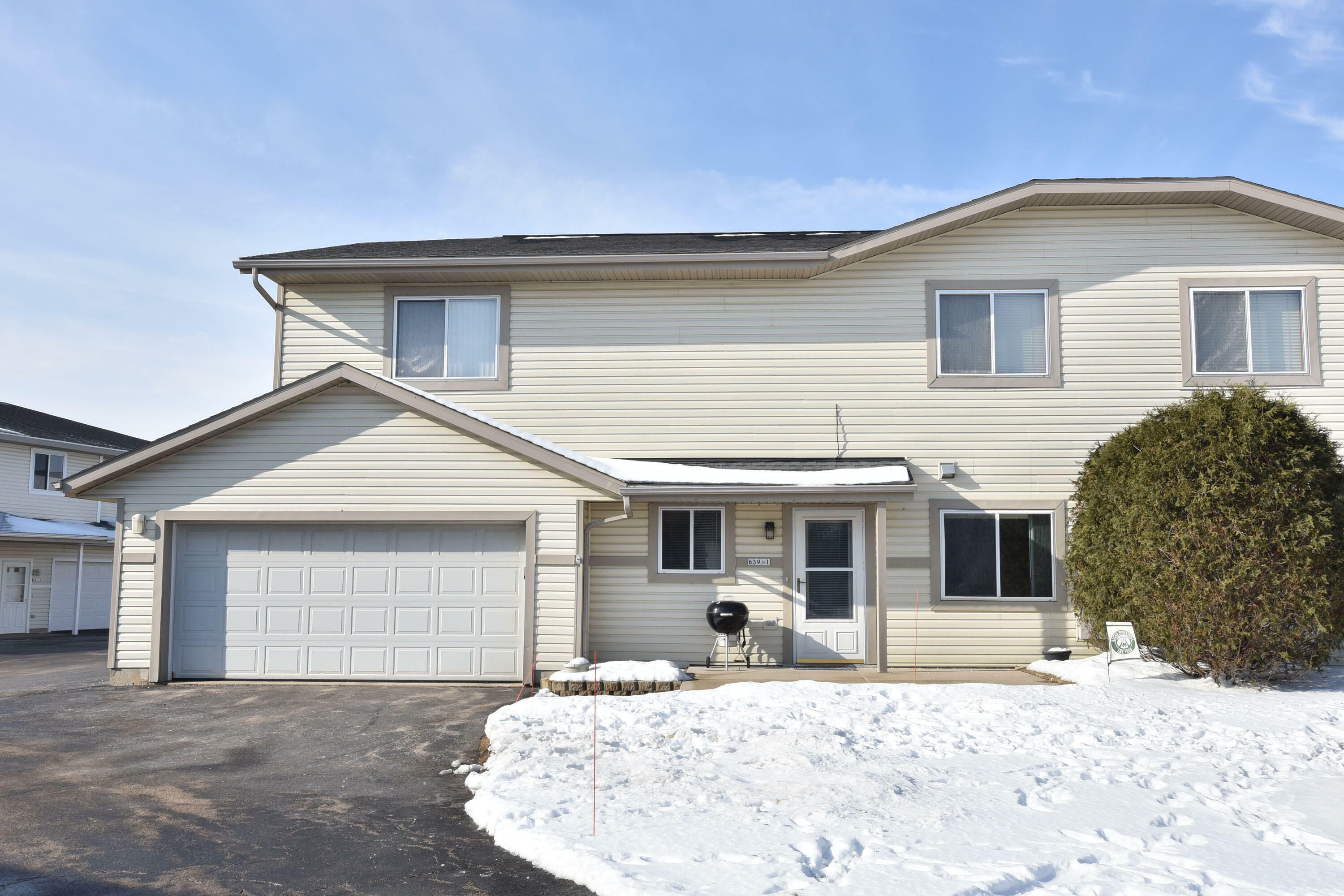 Property Photo:  639 Beaus Bay 1  WI 53086 