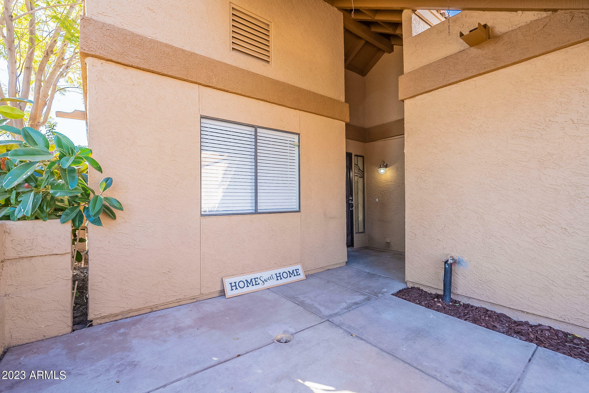 Property Photo:  1325 E Susan Lane  AZ 85288 